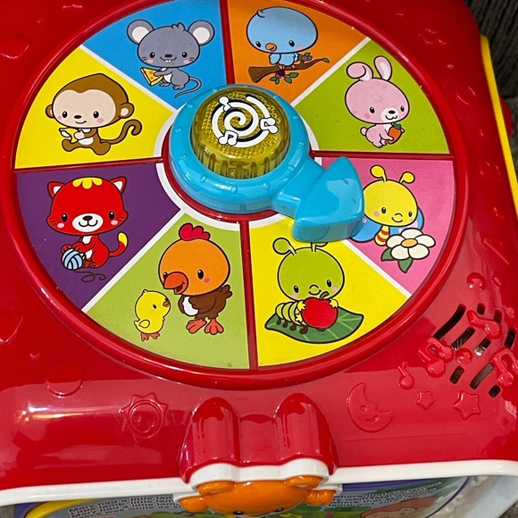 VTech Sort & Discover Activity Cube - Red and Multicolor - Picture 2 of 3